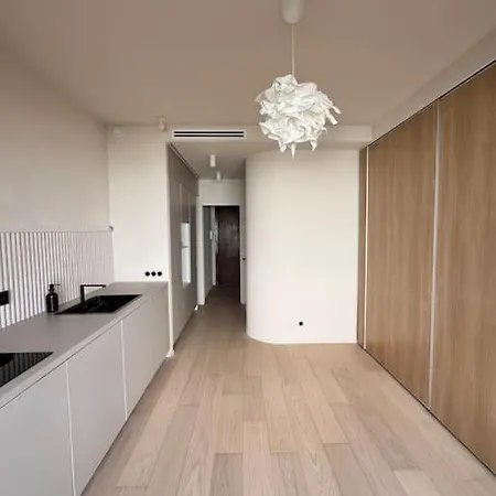 Entier à 5 Min De La * Nizza